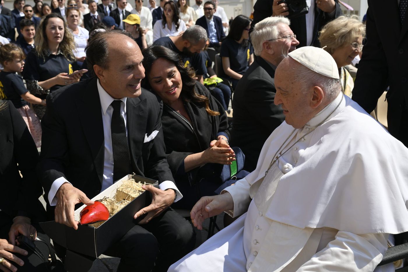 Gennaro Famiglietti incontra Papa Francesco durante un'udienza