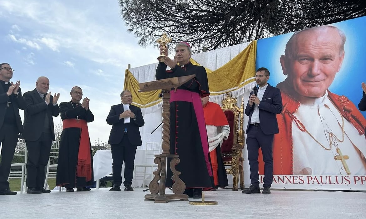 La prima pietra per la chiesa intitolata a Giovanni Paolo II
